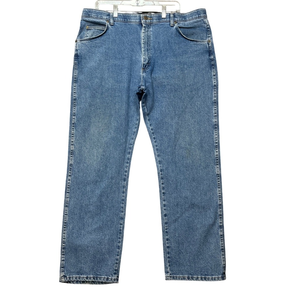 Wrangler Authentic Jeans Mens 40x30 Medium Wash Stretch Waistband 5-Pocket Denim